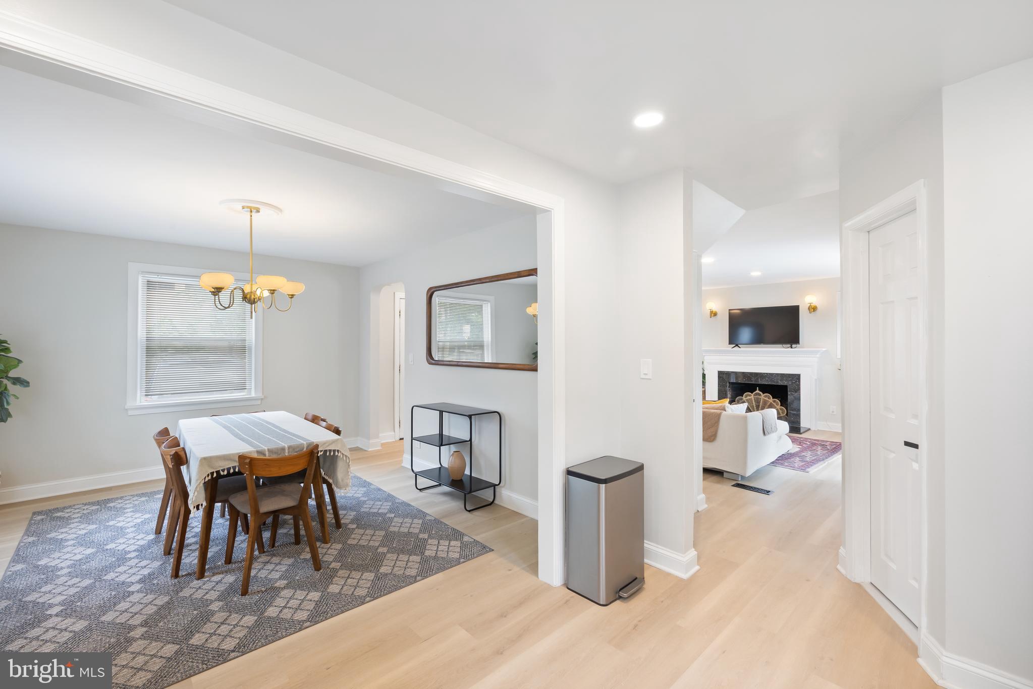 MEADOWBROOK VILLAGE - Residential Lease