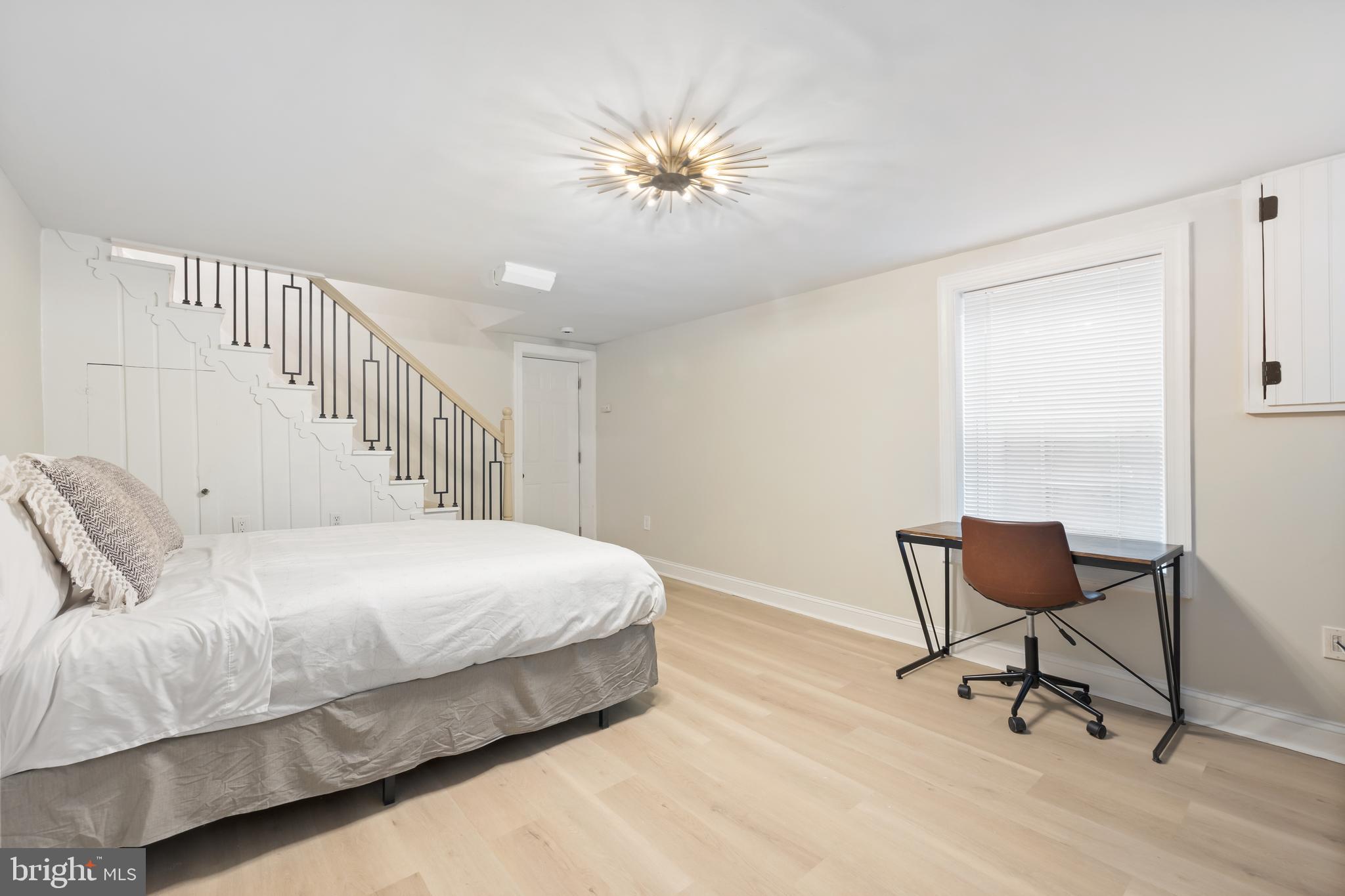 MEADOWBROOK VILLAGE - Residential Lease