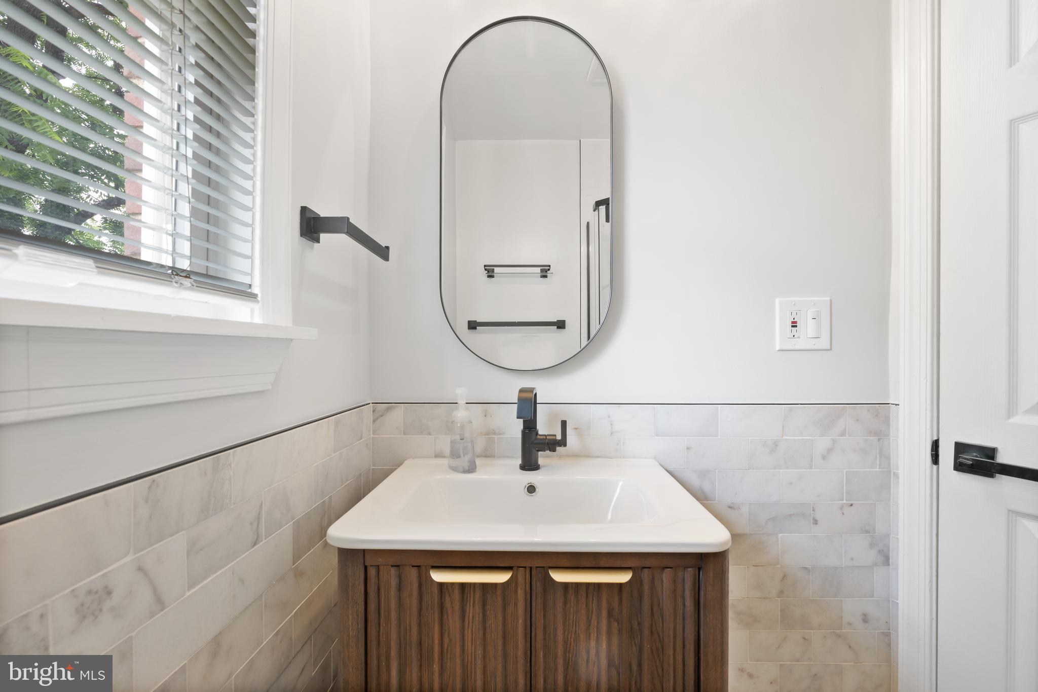 MEADOWBROOK VILLAGE - Residential Lease