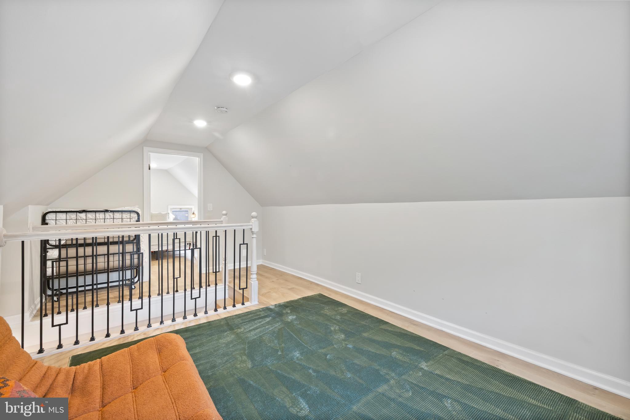 MEADOWBROOK VILLAGE - Residential Lease