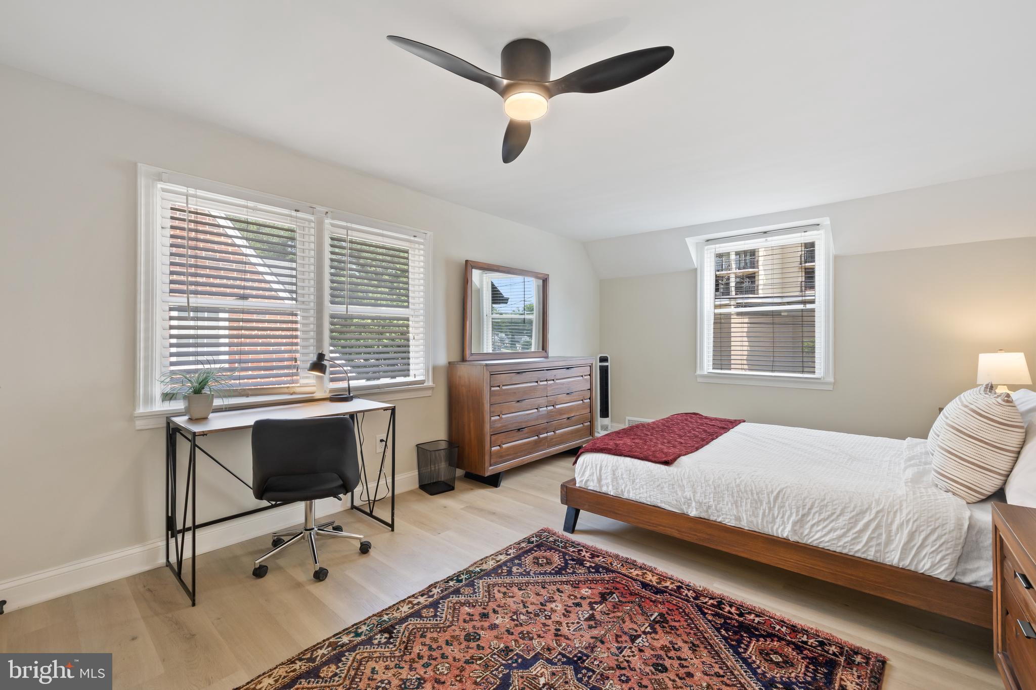 MEADOWBROOK VILLAGE - Residential Lease