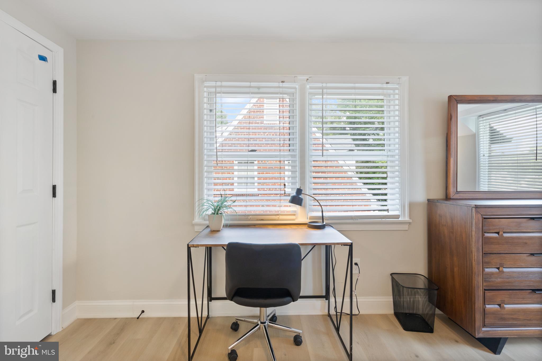 MEADOWBROOK VILLAGE - Residential Lease