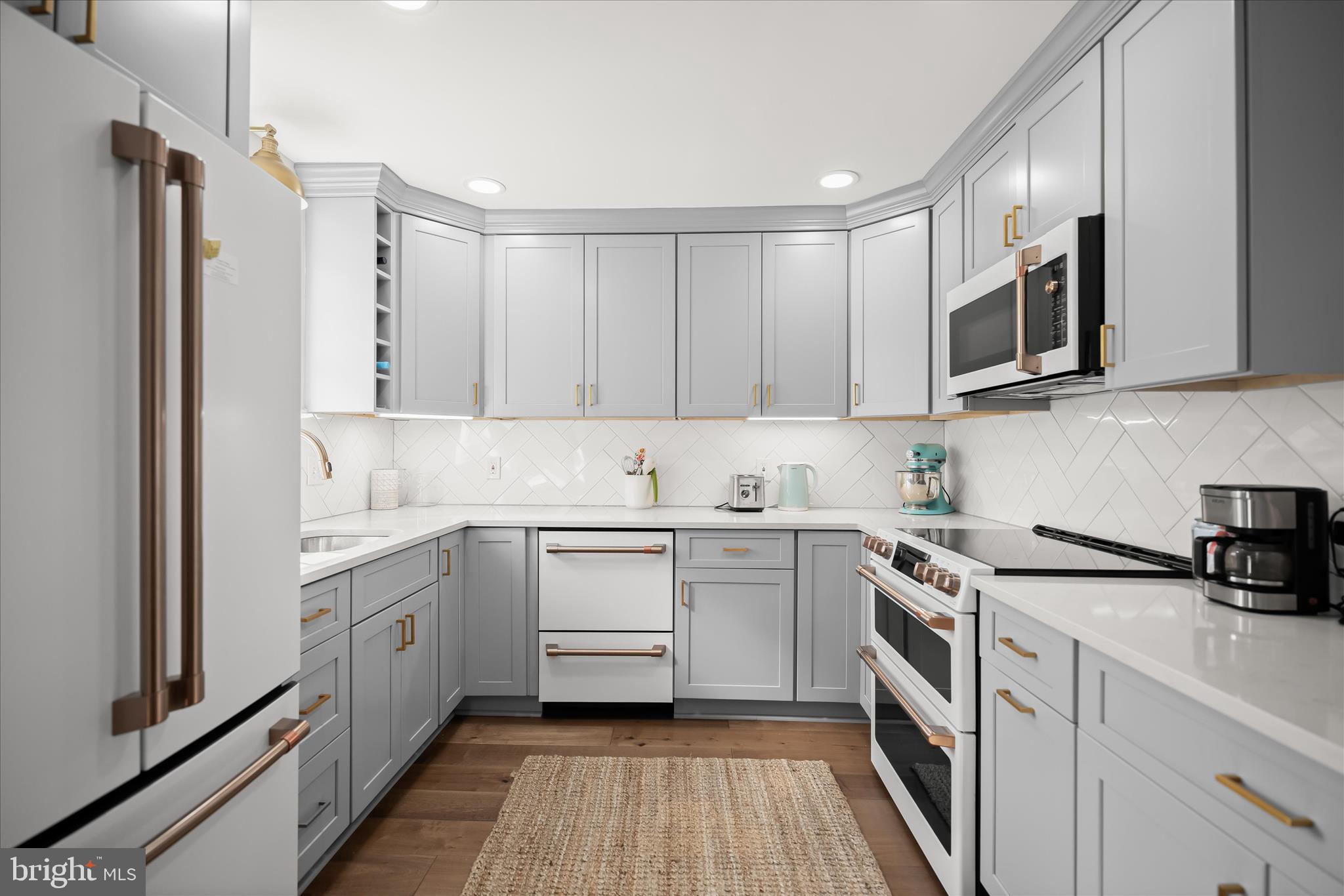 3031 S COLUMBUS STREET B1