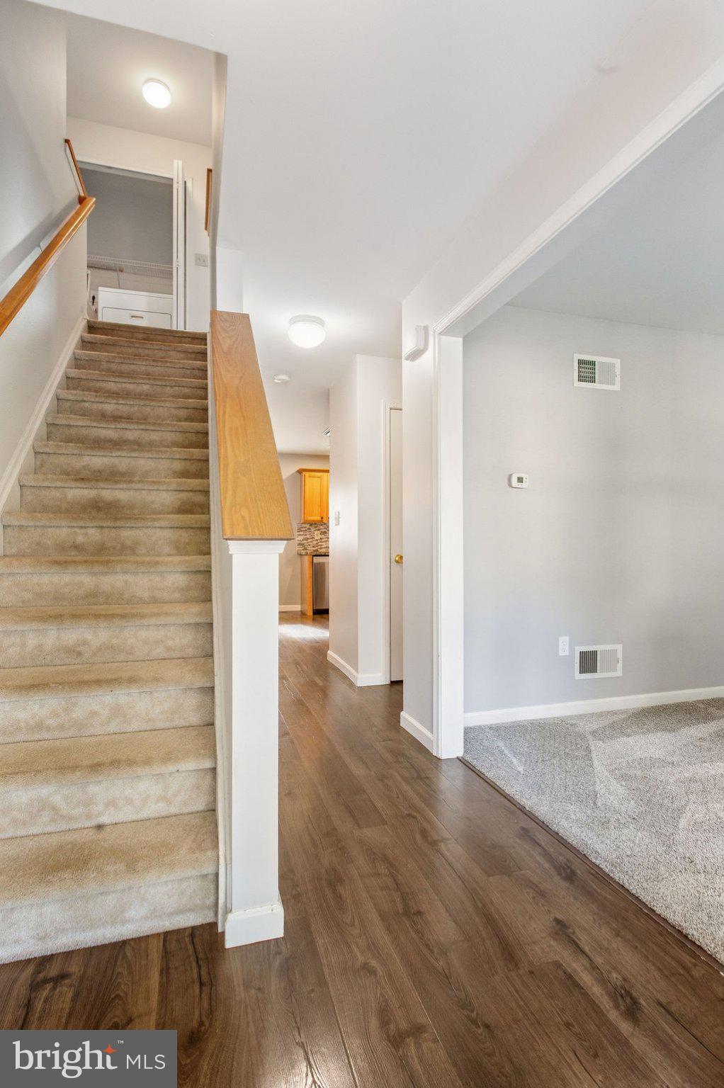 355 SUNBURY WAY