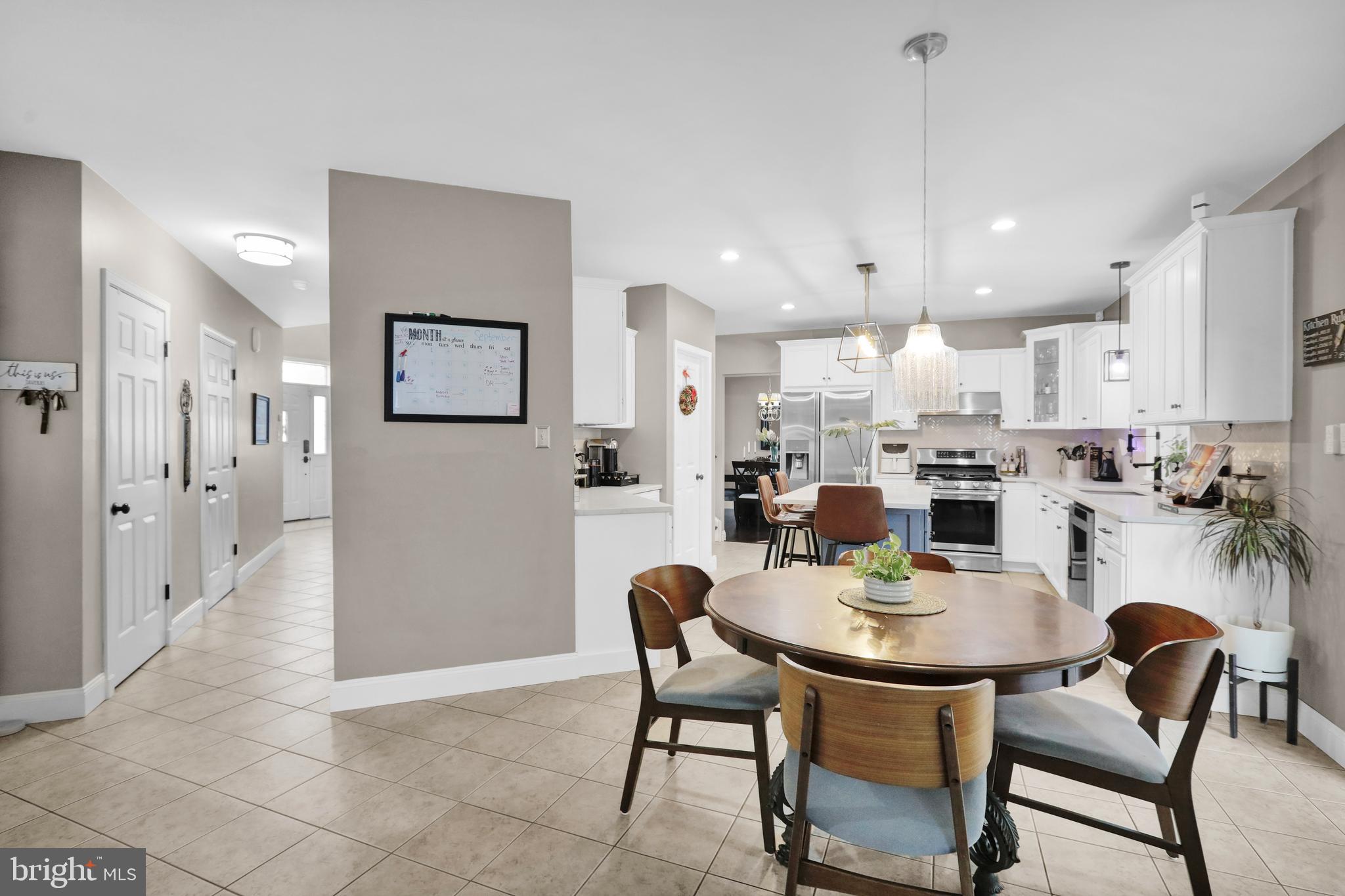 NORTHRIDGE - Residential