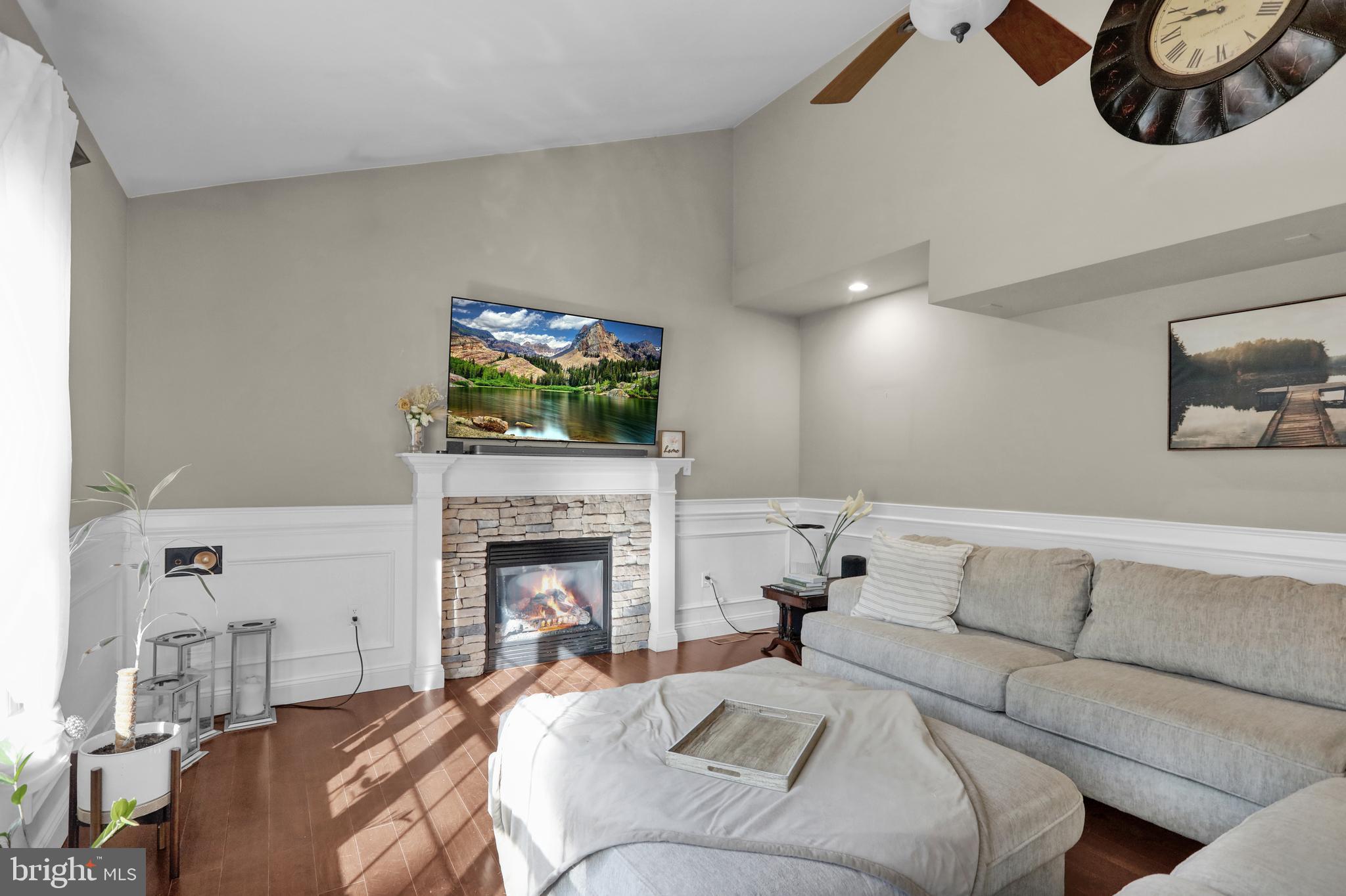 NORTHRIDGE - Residential