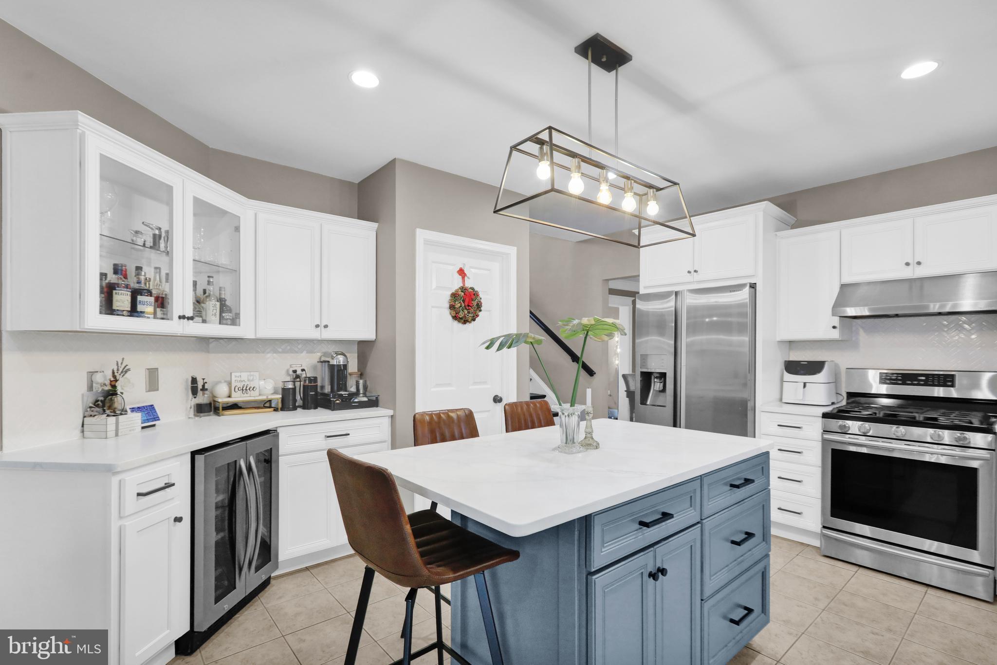 NORTHRIDGE - Residential