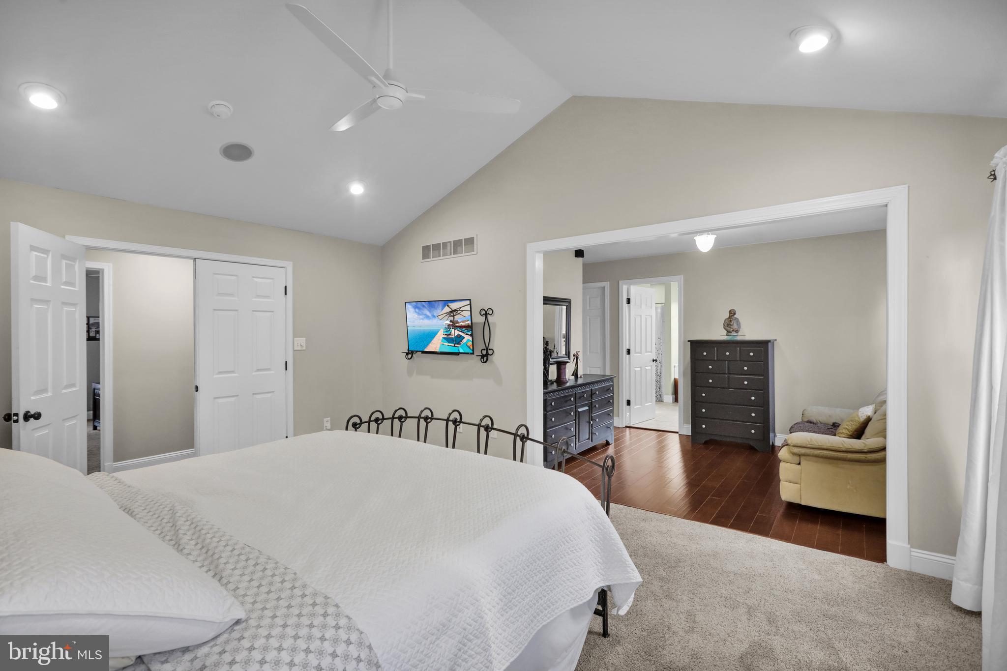 NORTHRIDGE - Residential