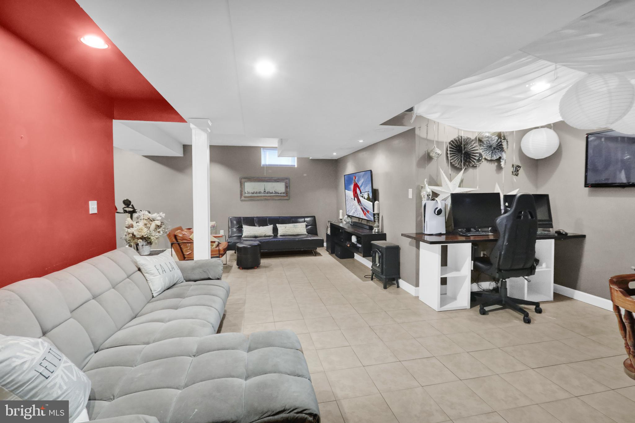 NORTHRIDGE - Residential