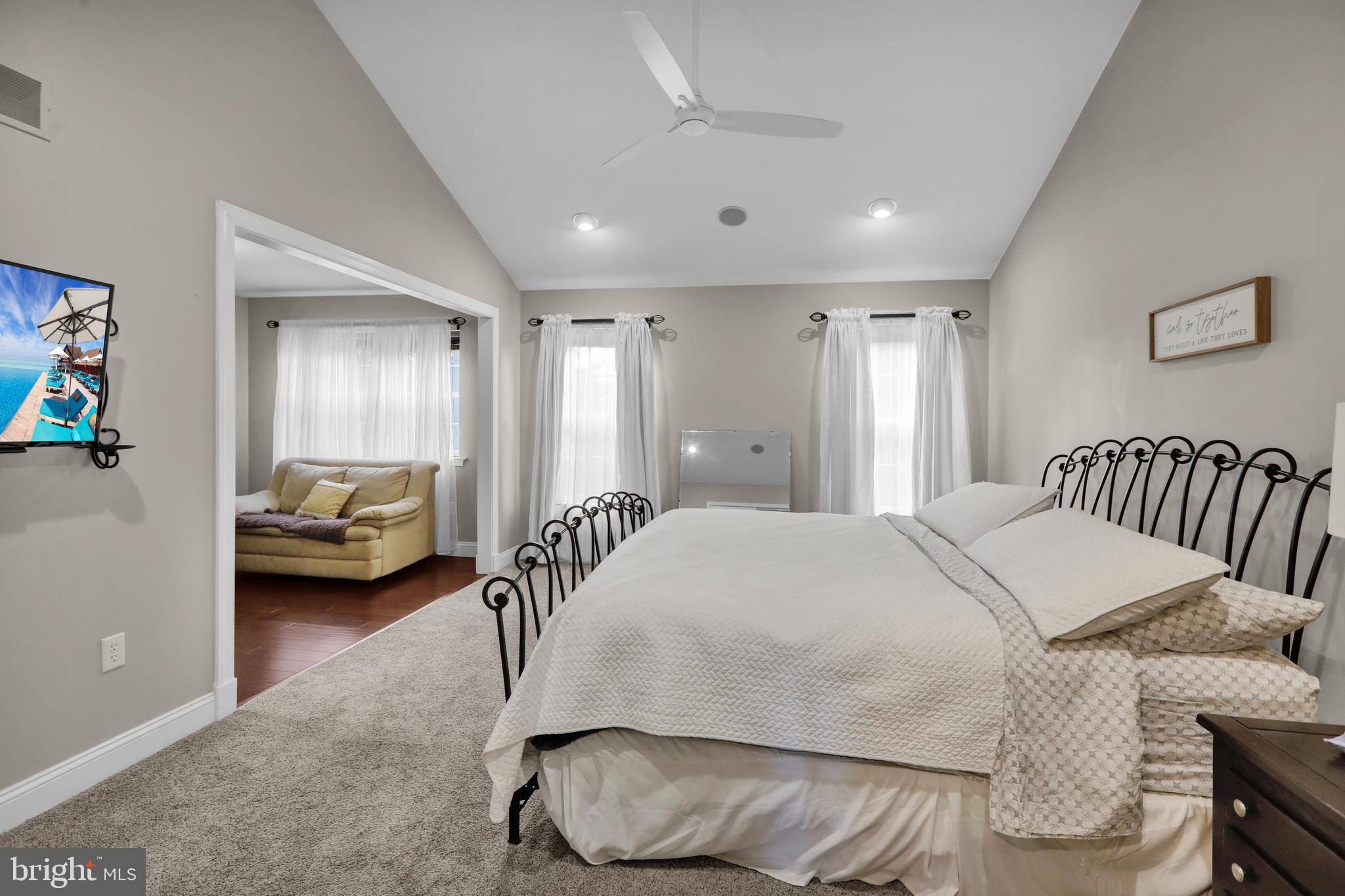 NORTHRIDGE - Residential