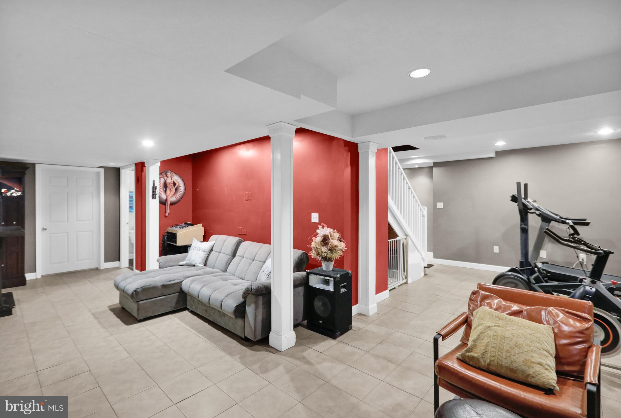 NORTHRIDGE - Residential