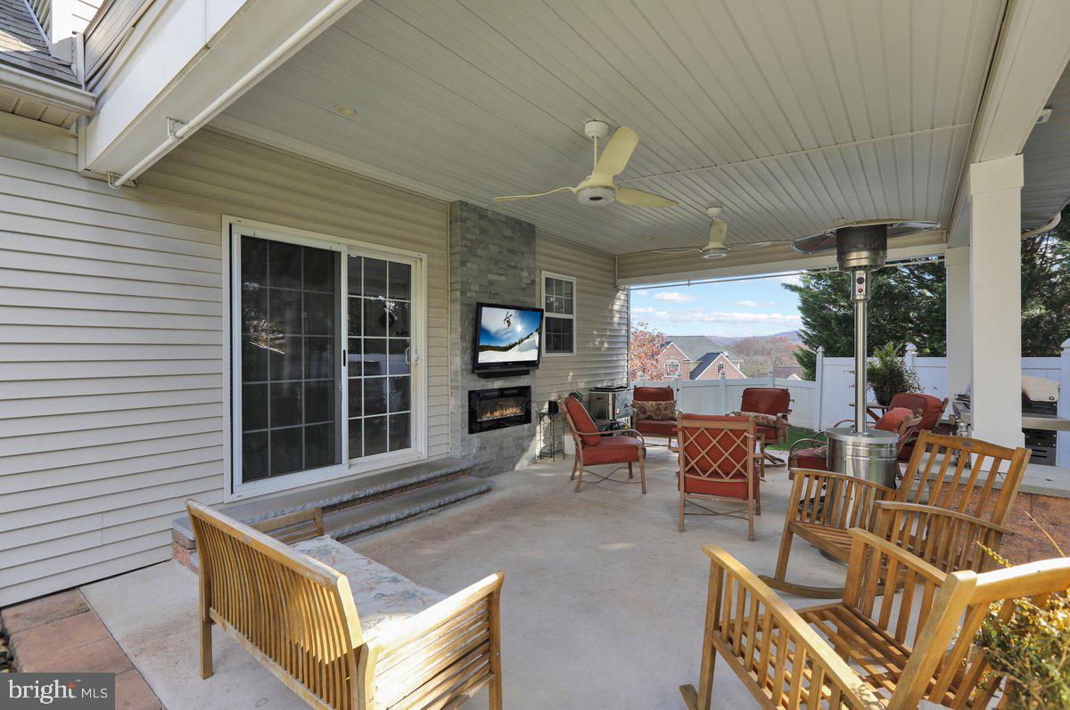 NORTHRIDGE - Residential