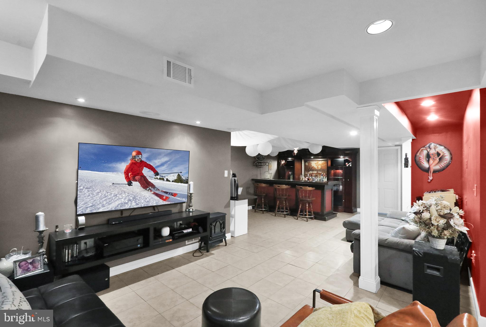 NORTHRIDGE - Residential