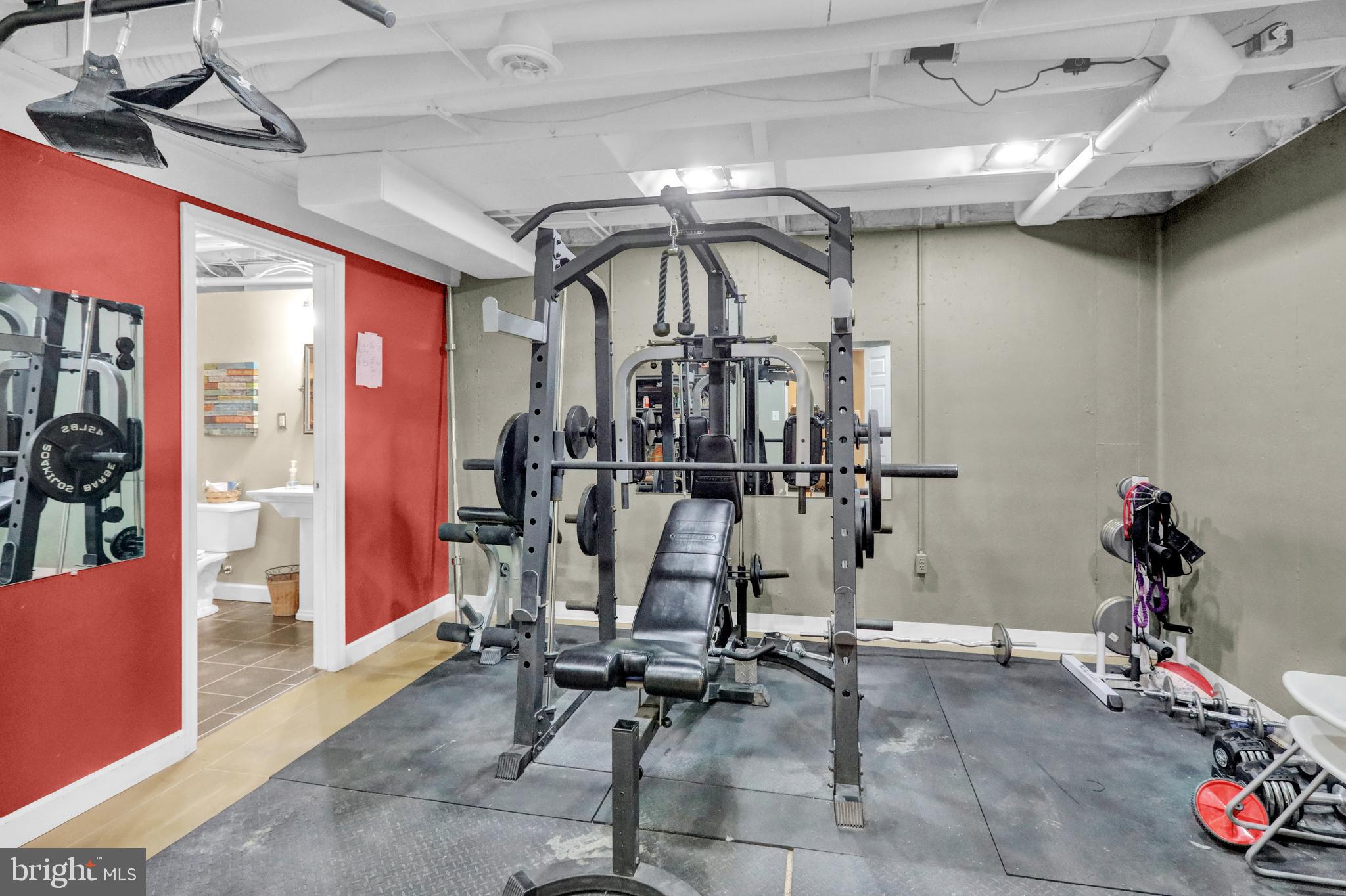 NORTHRIDGE - Residential