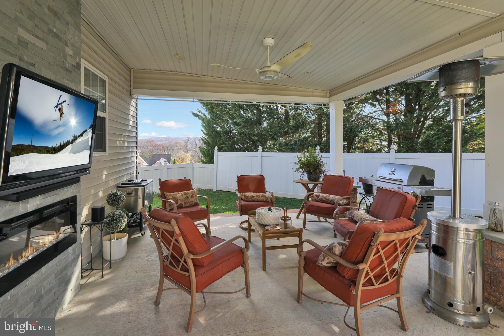 NORTHRIDGE - Residential