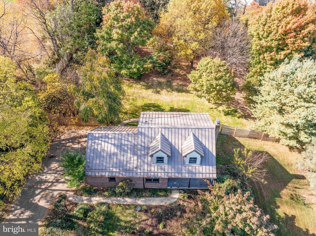 Photo of 506 Vista Road, Columbia, PA 17512 (MLS # PALA2059542)