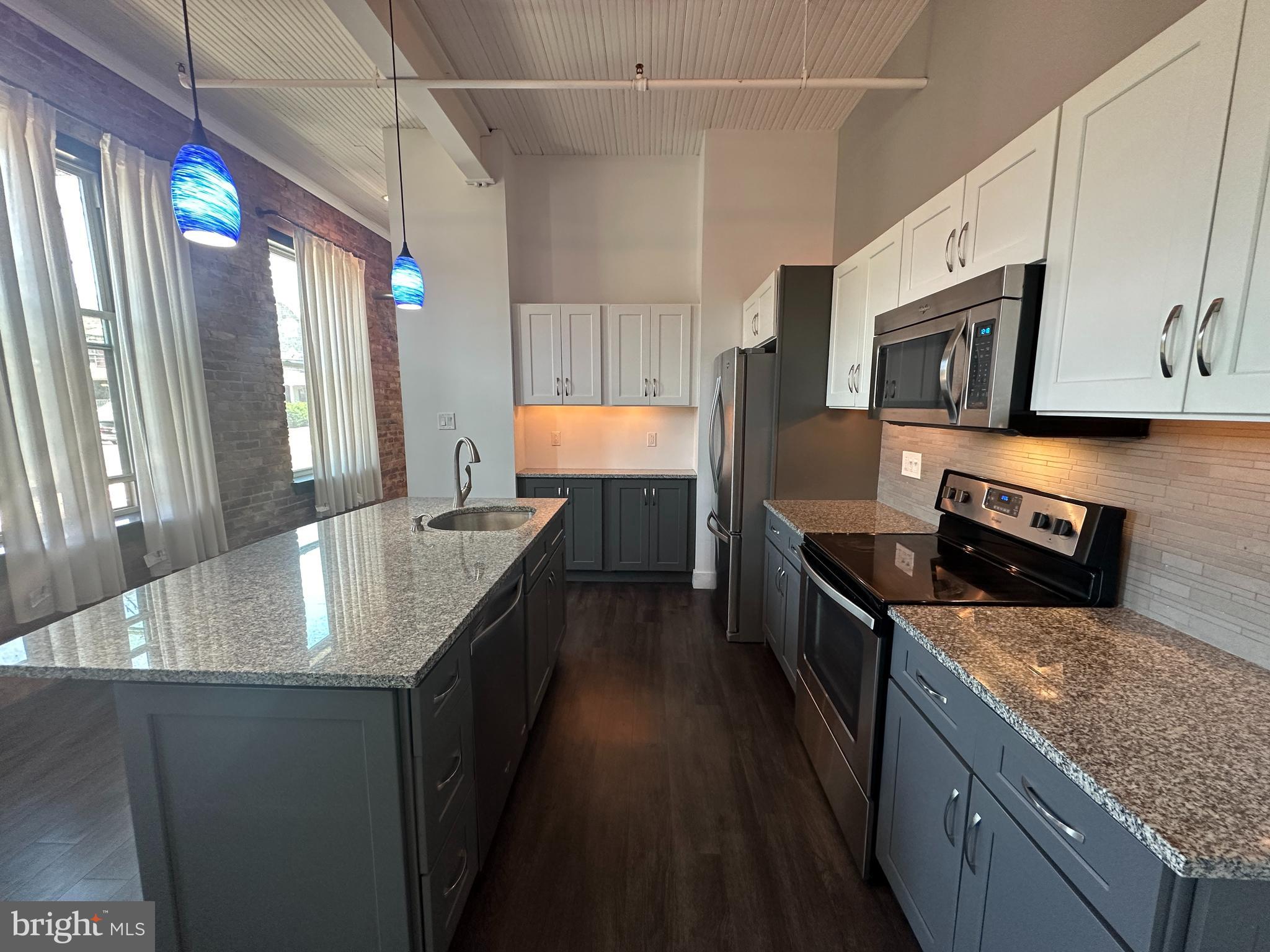 820 W MARKET STREET 2A