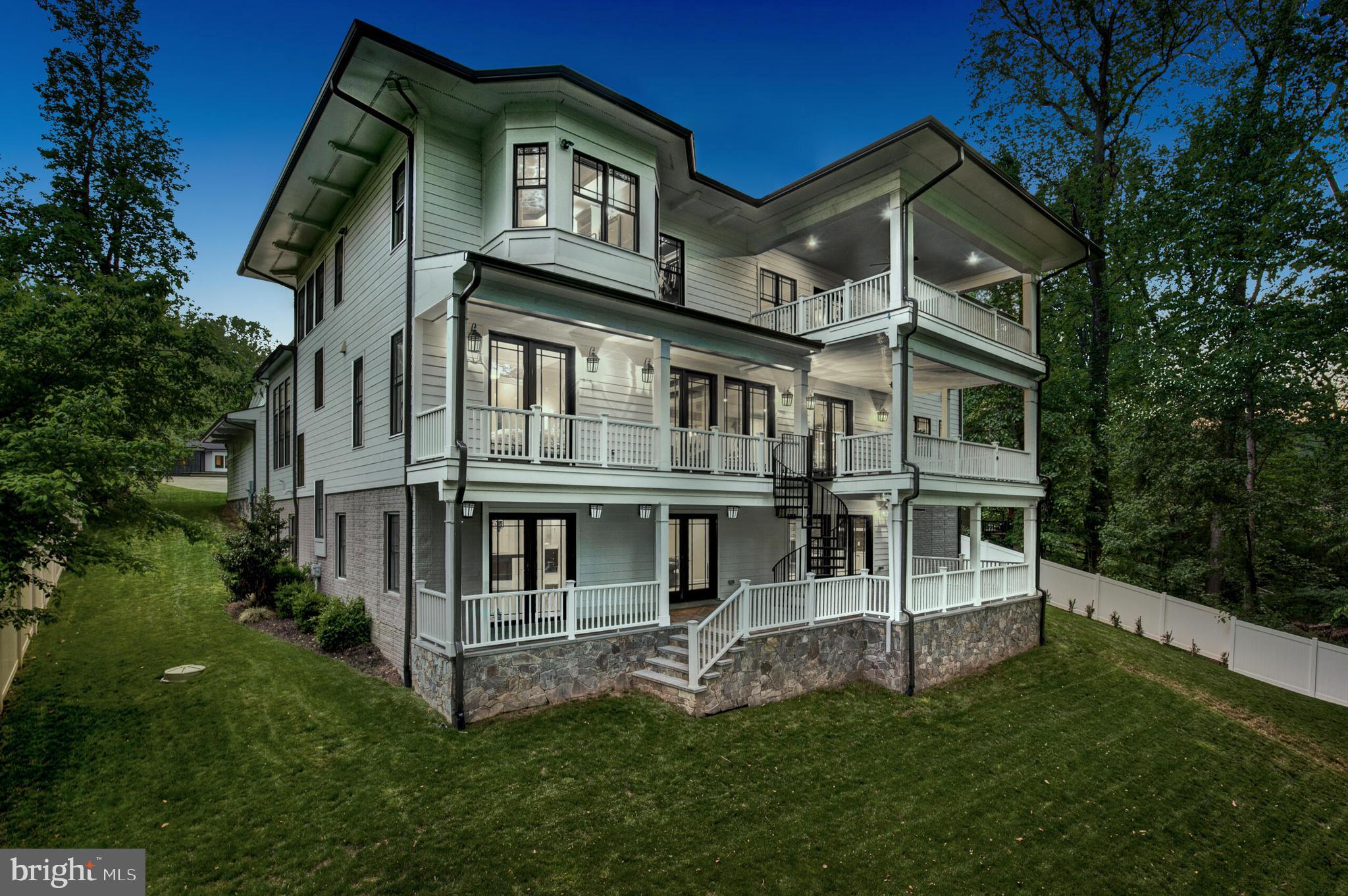 RIVER OAKS - Residential