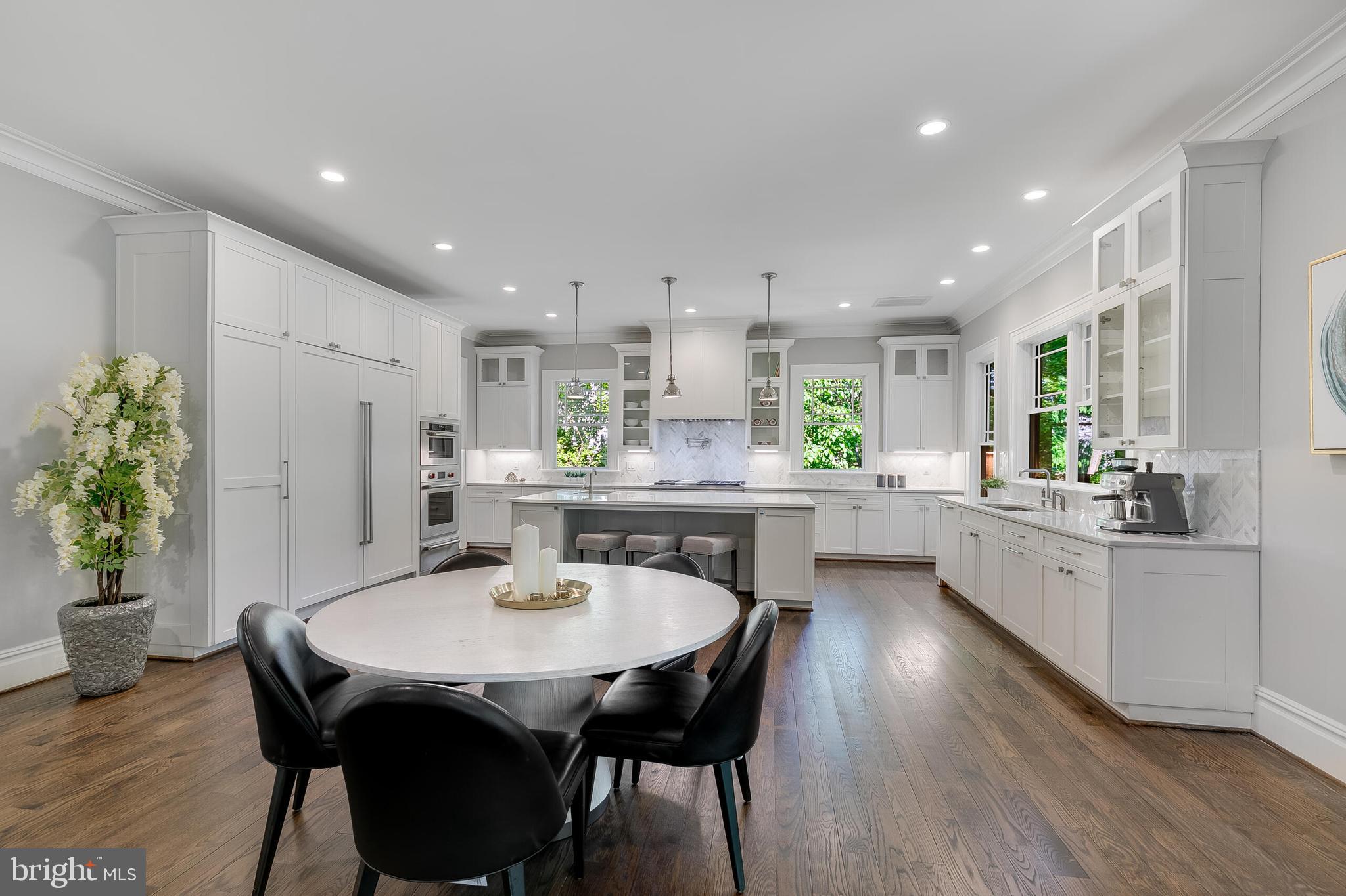 RIVER OAKS - Residential