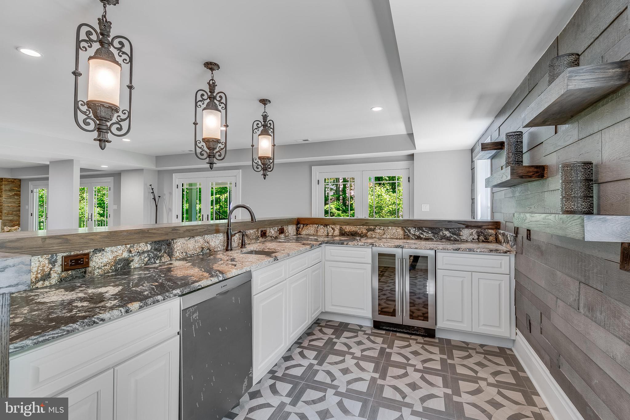 RIVER OAKS - Residential