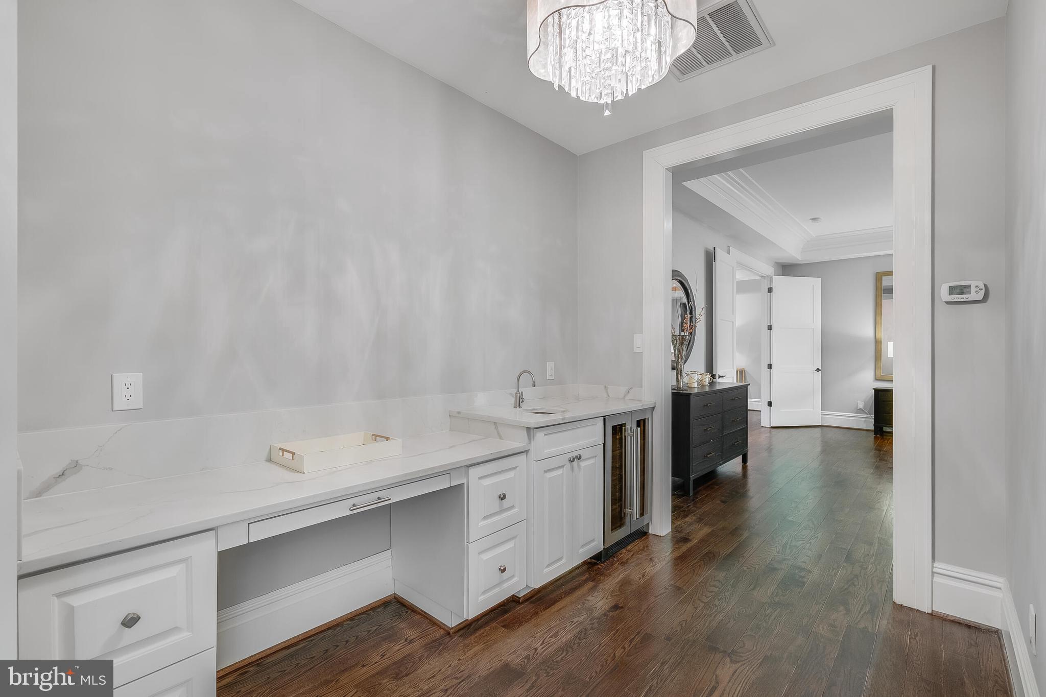 RIVER OAKS - Residential