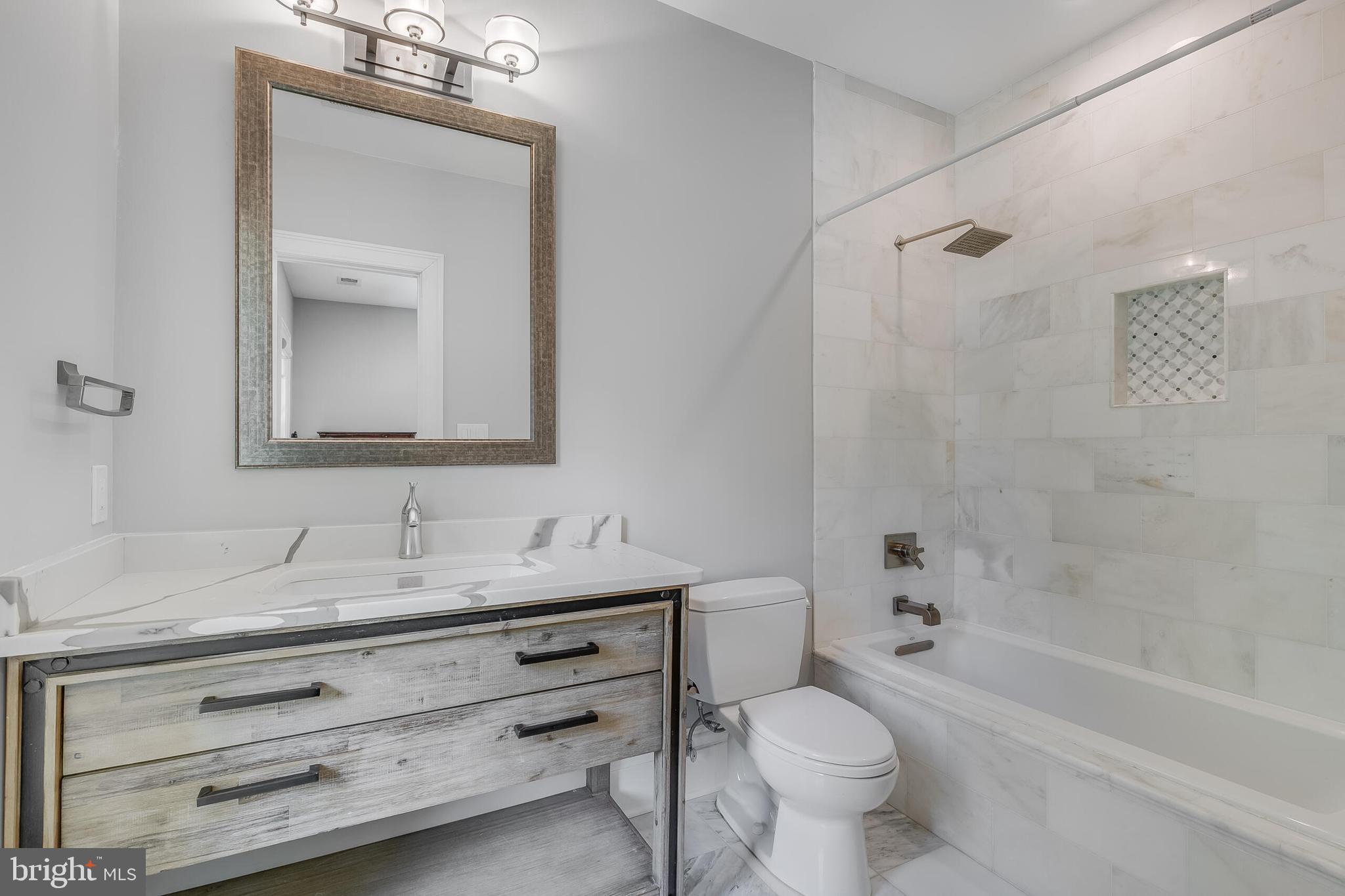 RIVER OAKS - Residential