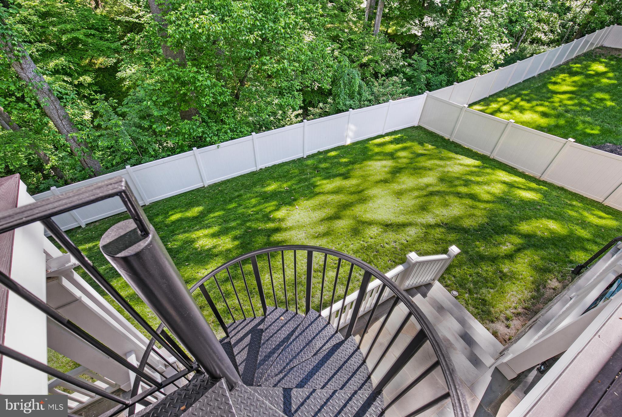 RIVER OAKS - Residential