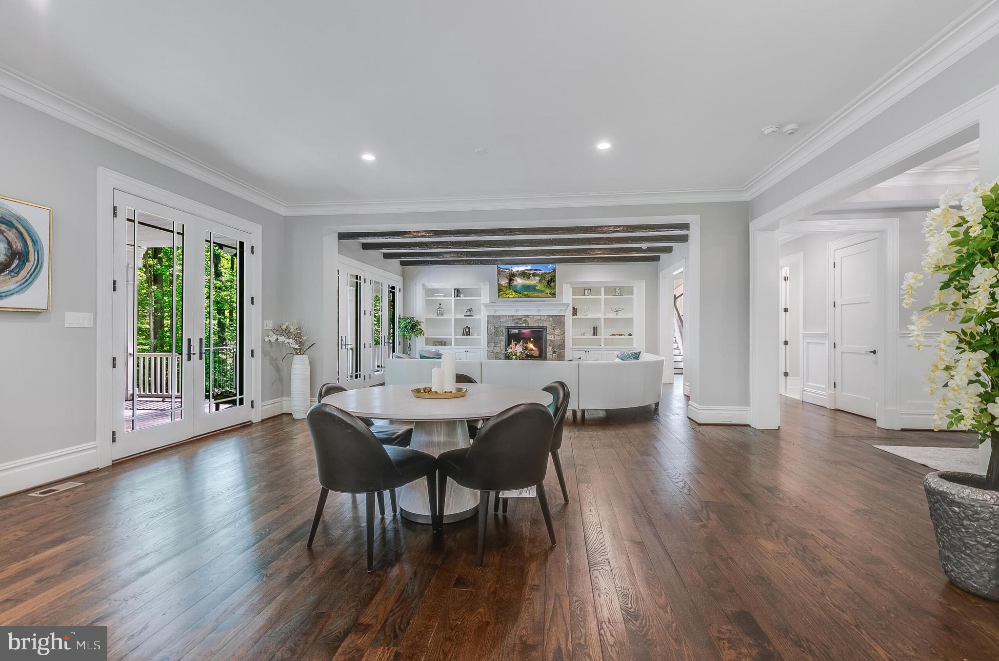 RIVER OAKS - Residential