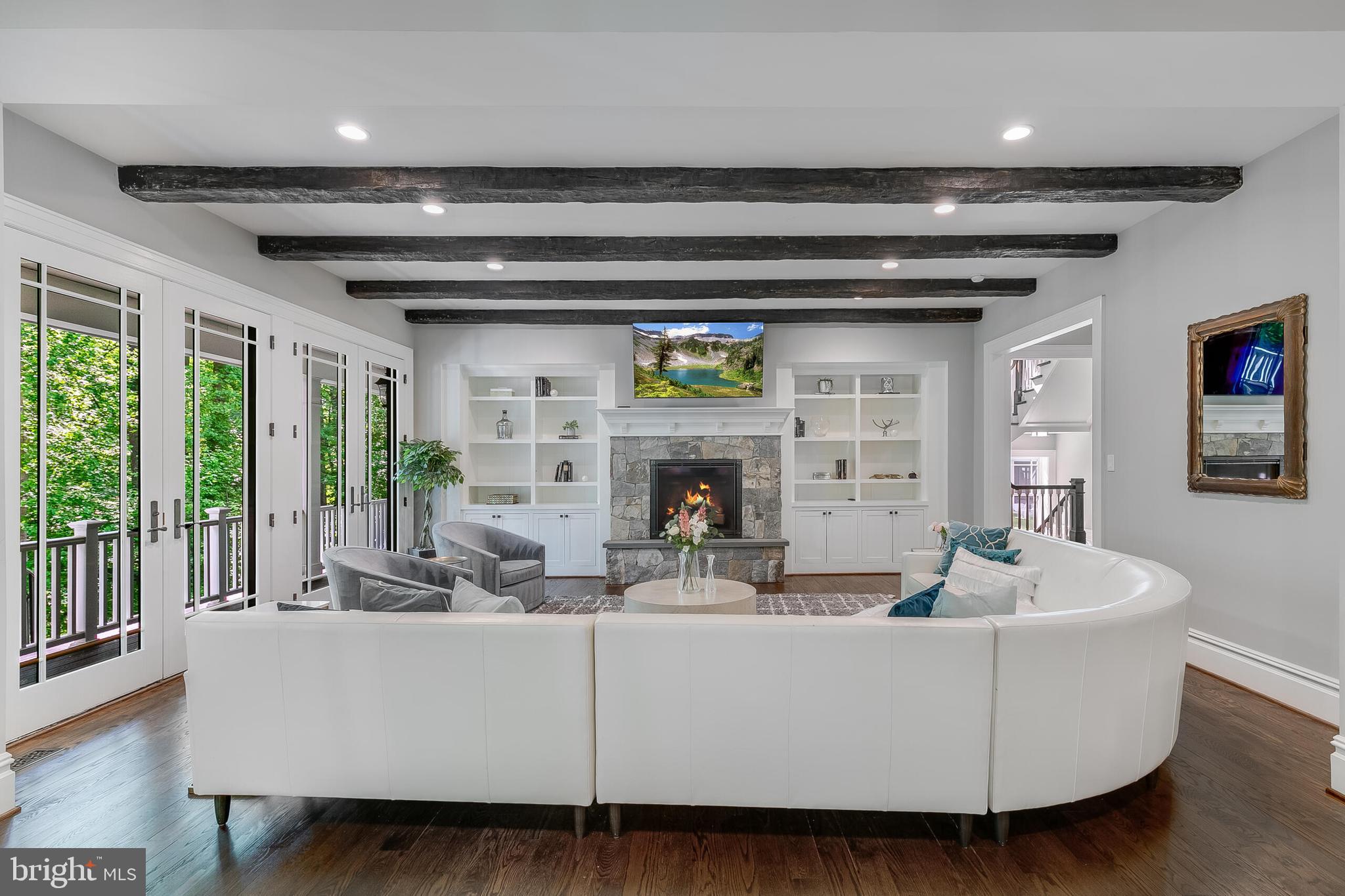 RIVER OAKS - Residential