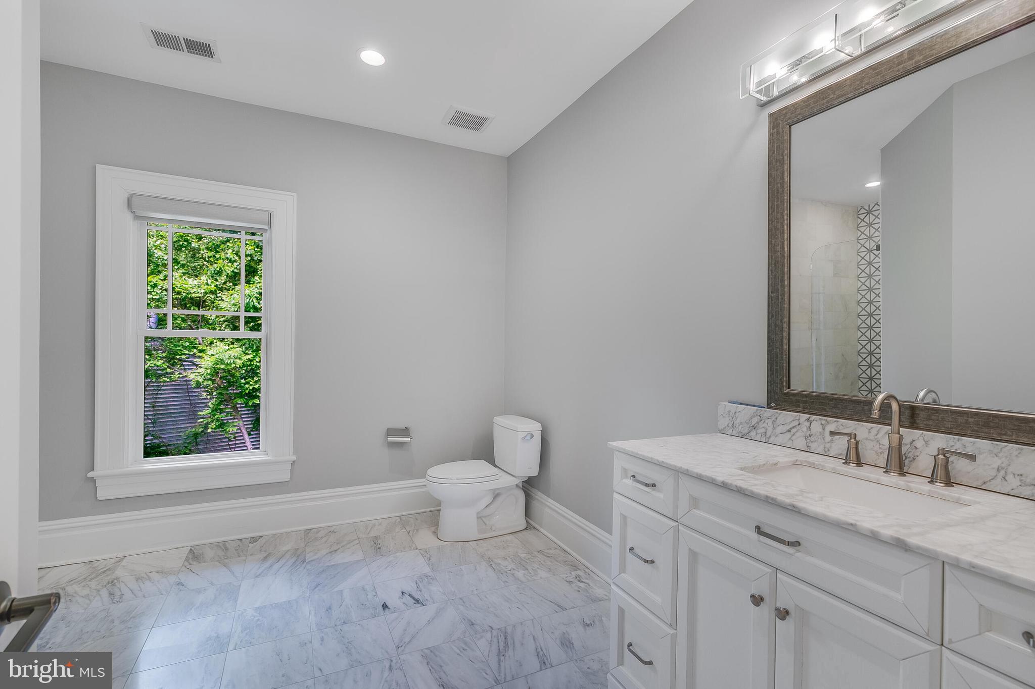 RIVER OAKS - Residential