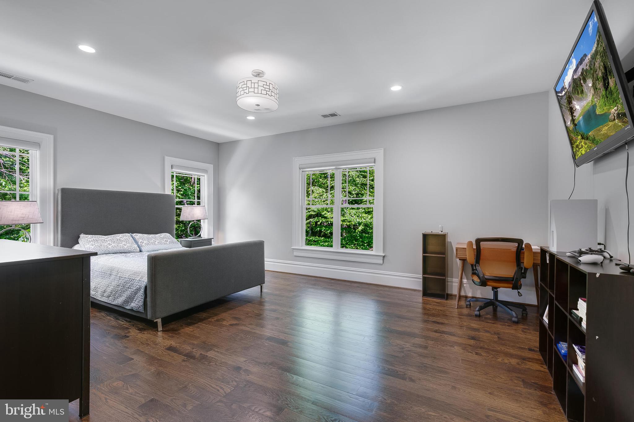 RIVER OAKS - Residential