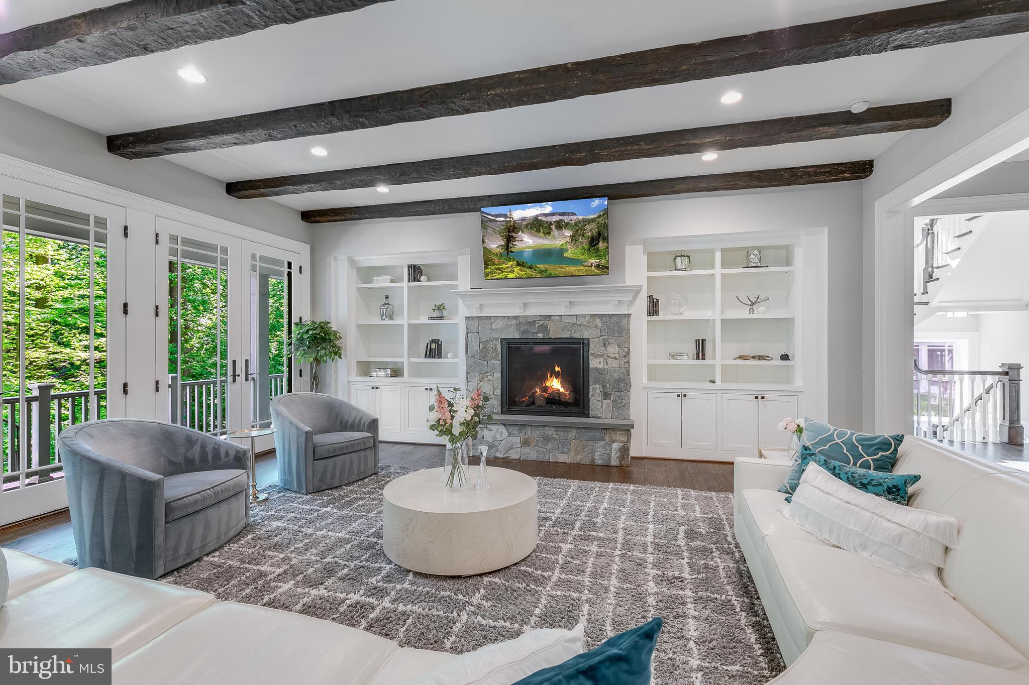 RIVER OAKS - Residential