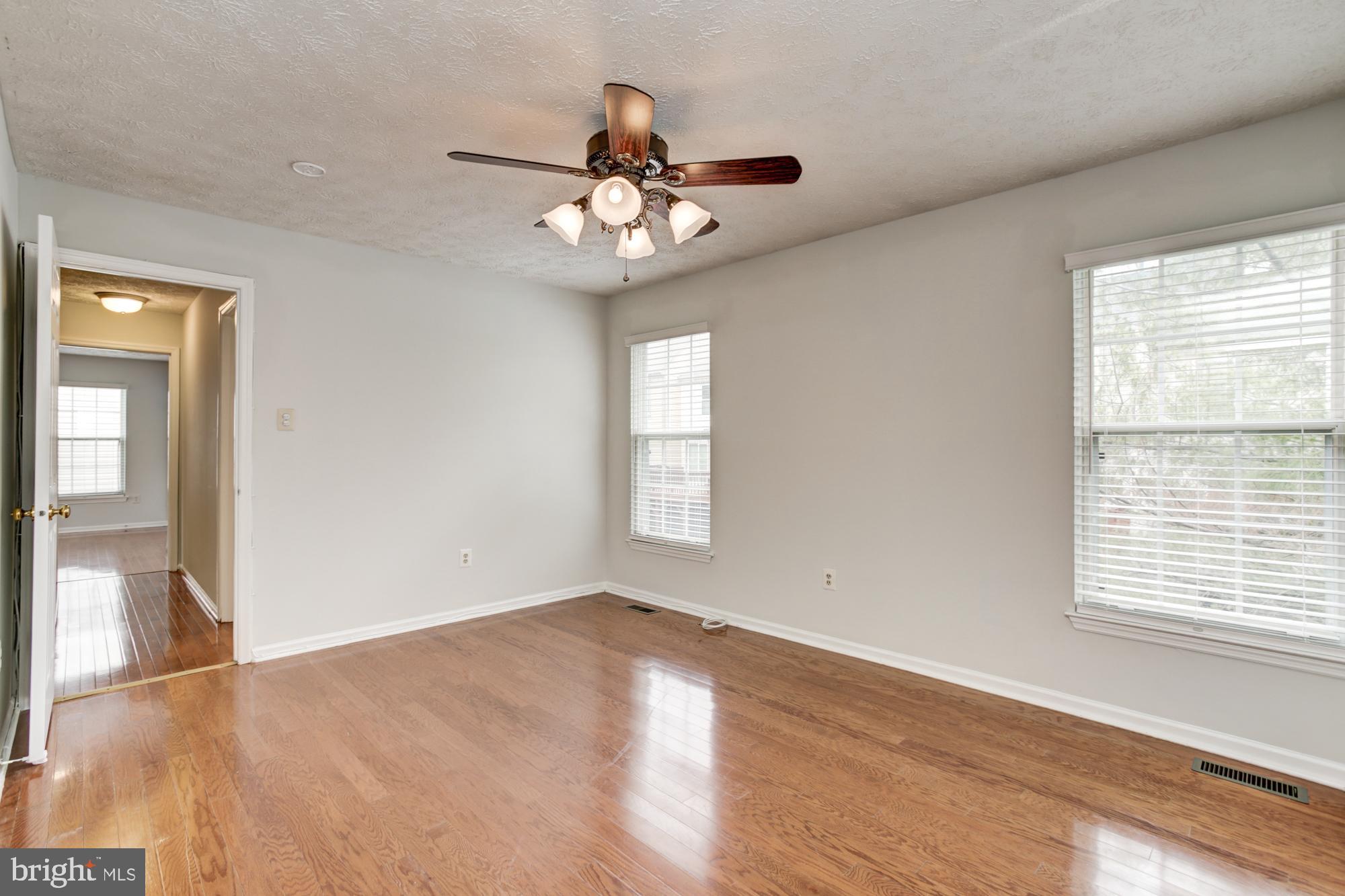 VALLEY STREAM ESTATES - Residential Lease