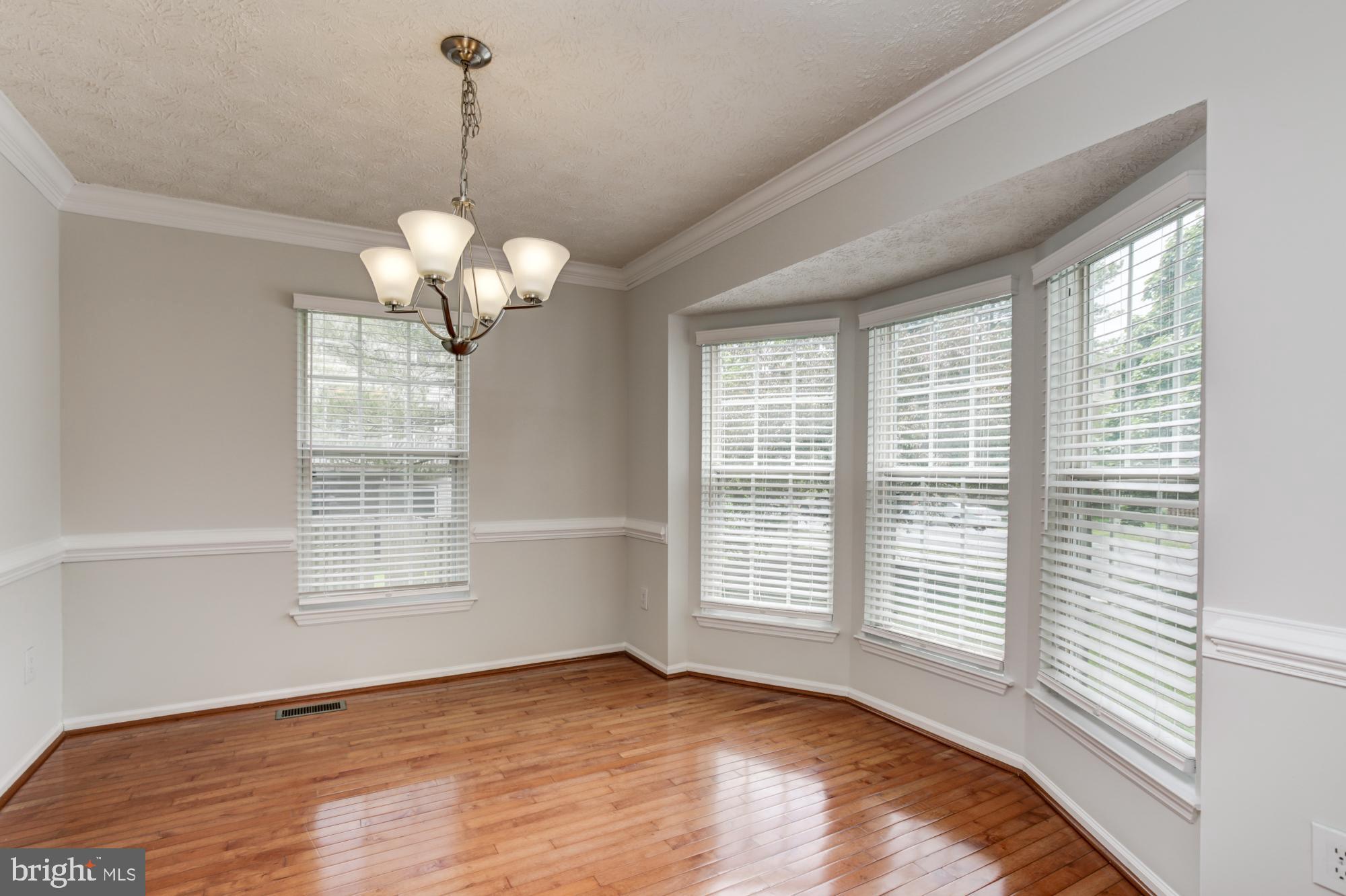 VALLEY STREAM ESTATES - Residential Lease