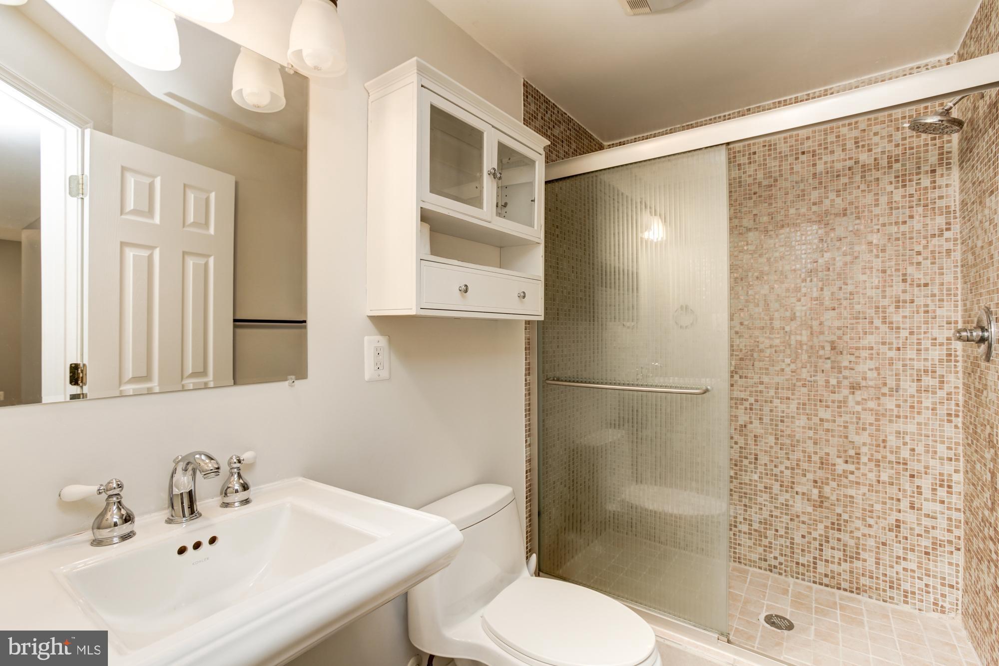 VALLEY STREAM ESTATES - Residential Lease