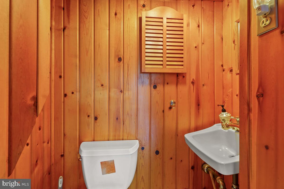 REGENCY ESTATES - Residential Lease