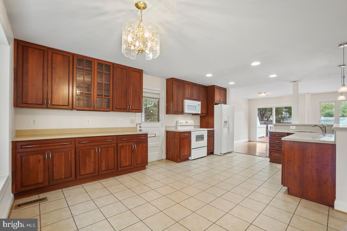 REGENCY ESTATES - Residential Lease