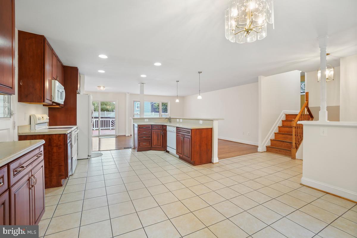 REGENCY ESTATES - Residential Lease