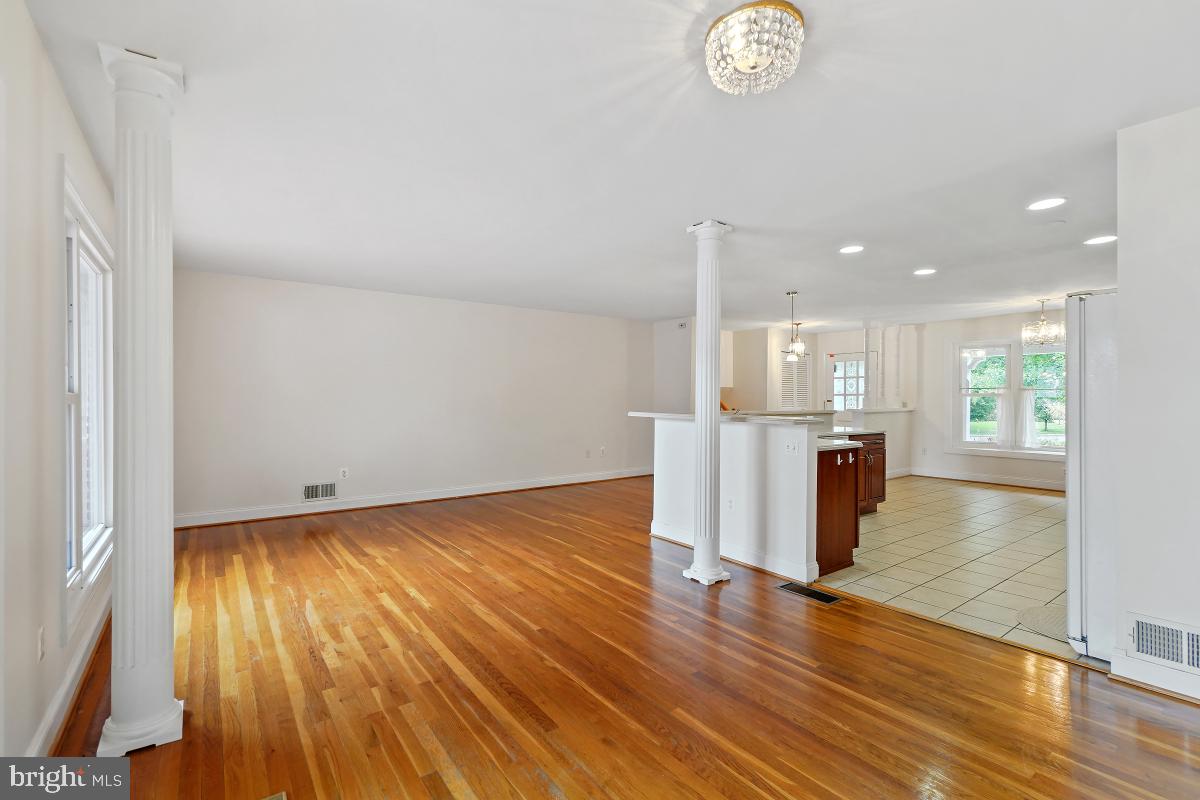 REGENCY ESTATES - Residential Lease