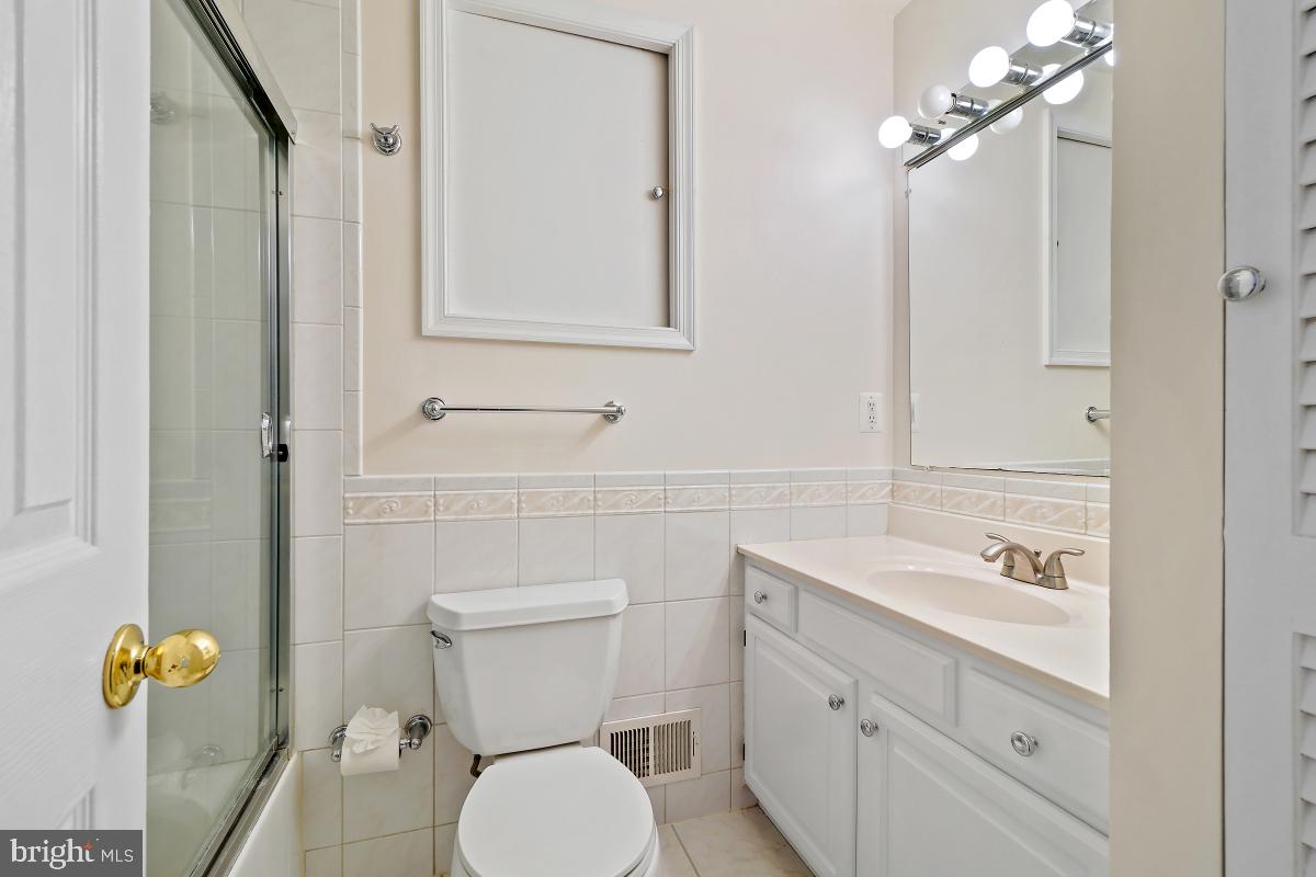 REGENCY ESTATES - Residential Lease