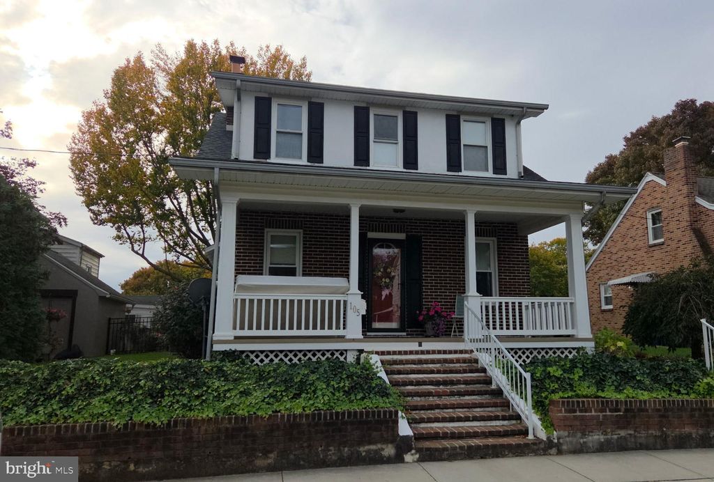 Photo of 105 N Gotwalt Street, YORK, PA 17404 (MLS # PAYK2092842)