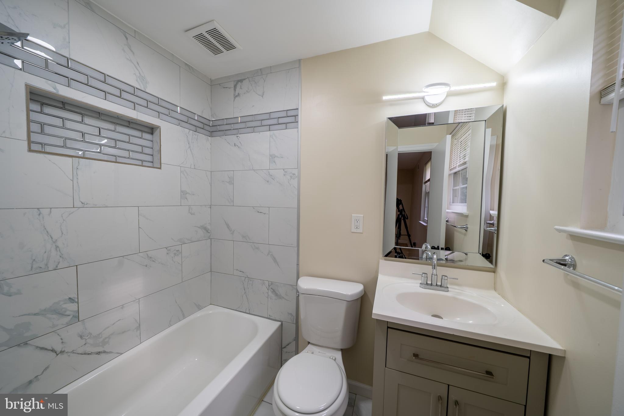TEMPLE HILLS - Residential