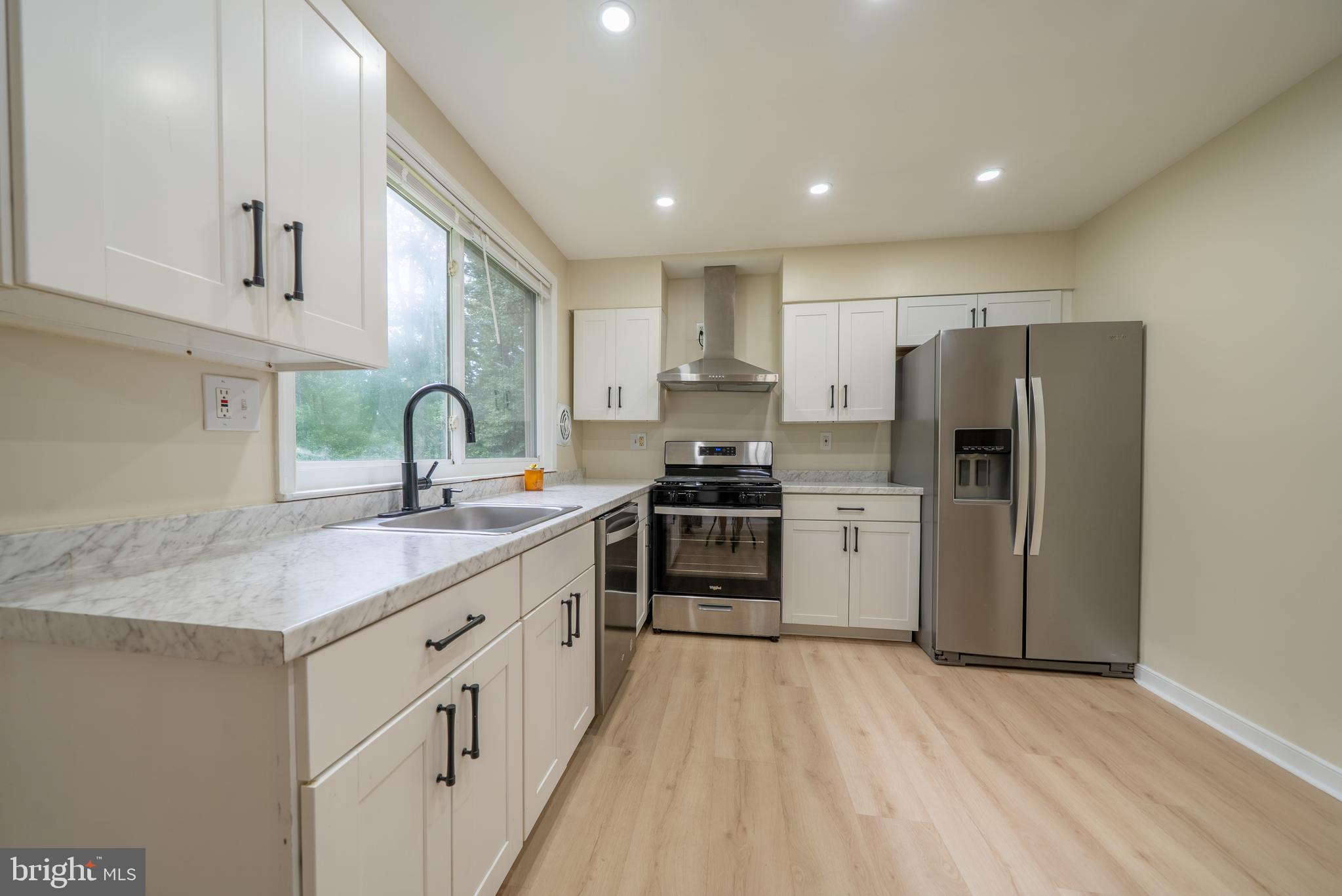 TEMPLE HILLS - Residential
