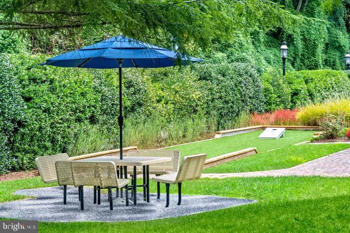 ELKRIDGE ESTATES - Residential Lease