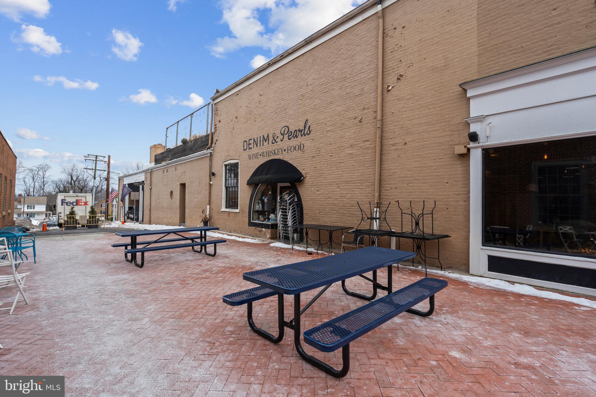 VILLAS AT THE RIDGES - Residential