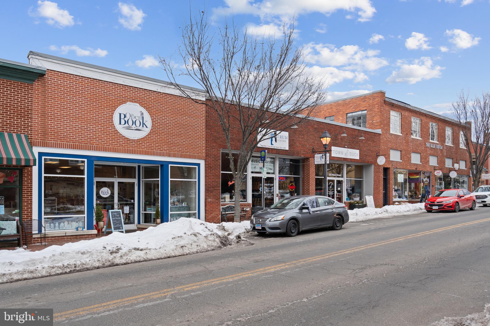 VILLAS AT THE RIDGES - Residential