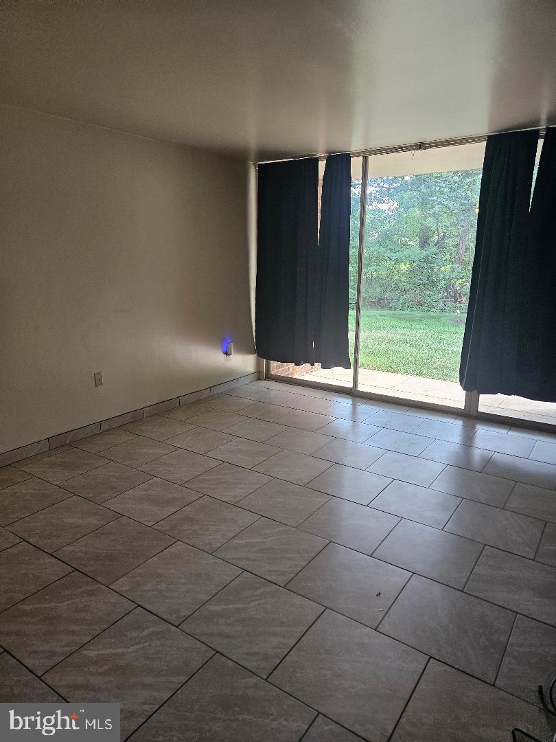 CHELSEA WOODS CONDO - Residential Lease