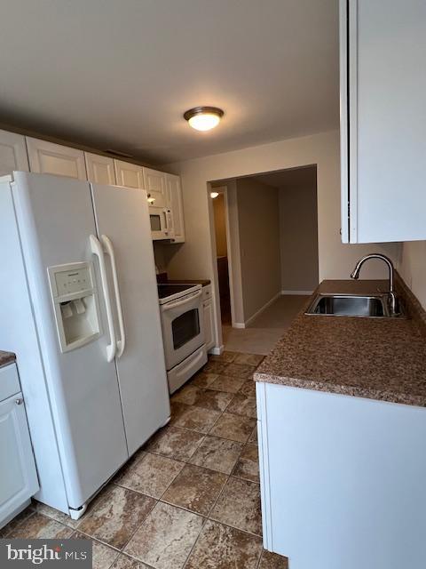 FARMINGDALE ESTATES - Residential Lease