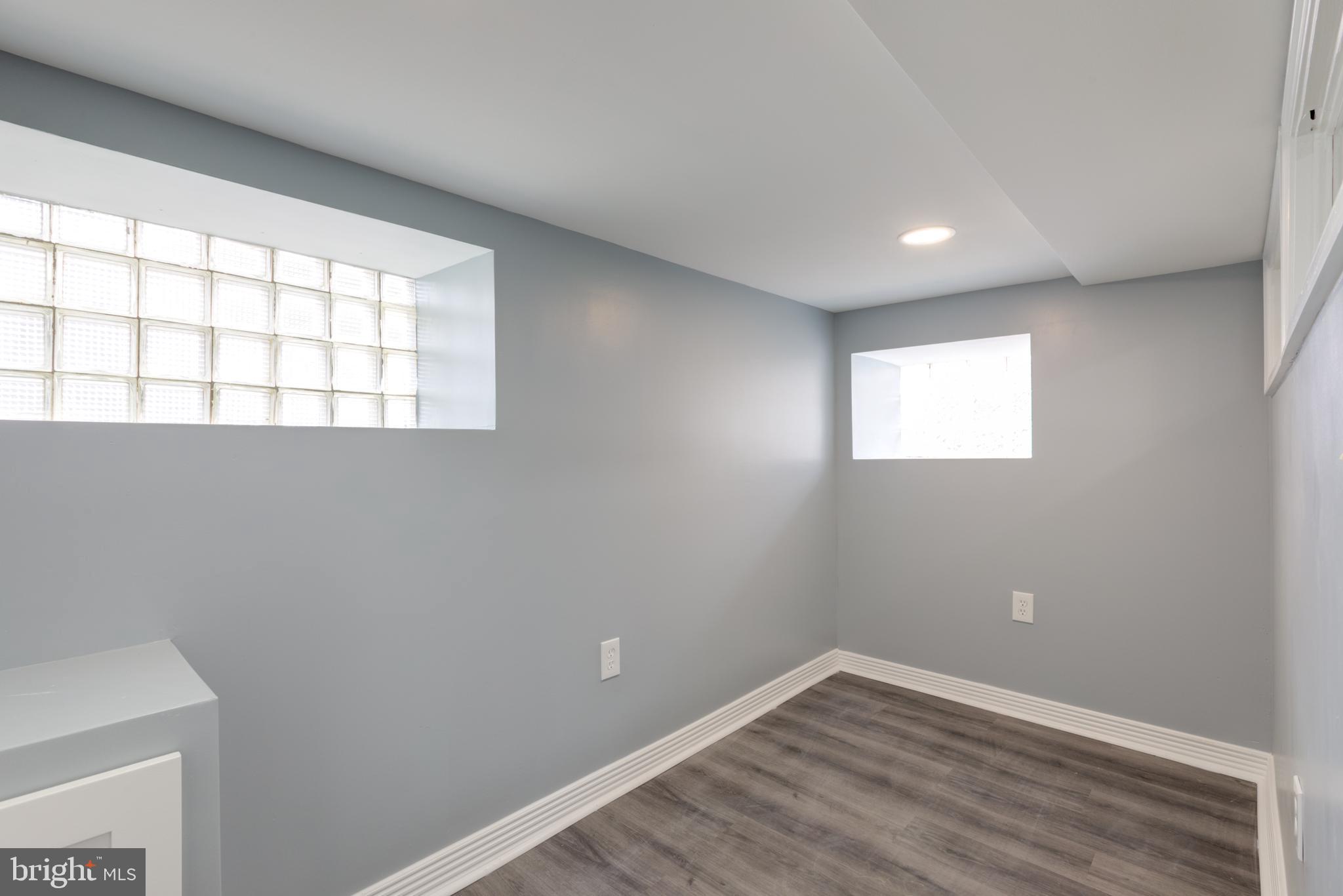 WEST OAK LANE - Residential