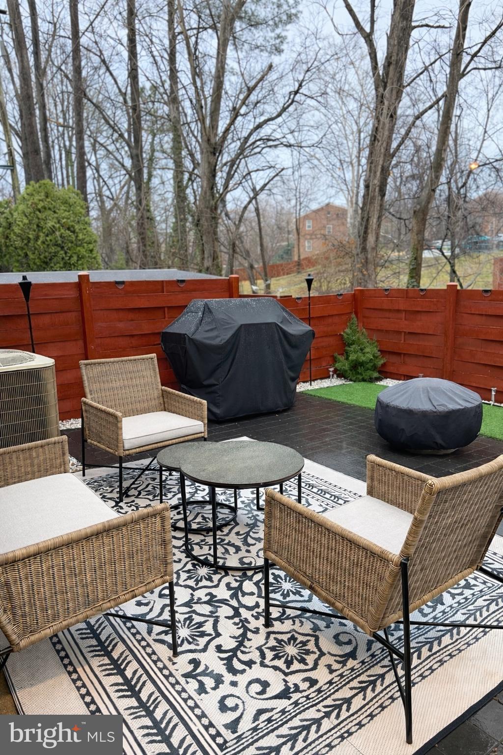 GREENWICH HILL - Residential